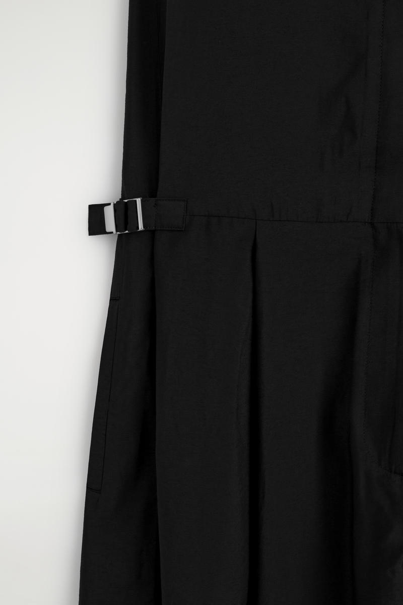 COS ショールカラー ユーティリティ ジャンプスーツ