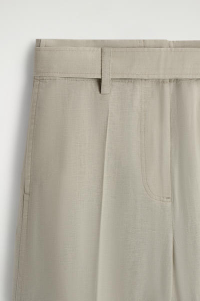 COS ベルト付きリネンバレルレッグパンツ