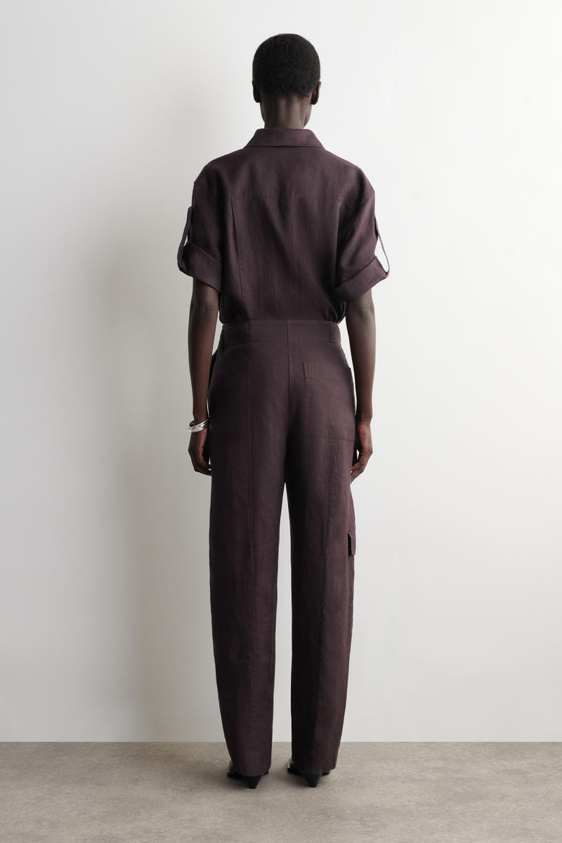 COS ベルト付きリネンバレルレッグパンツ