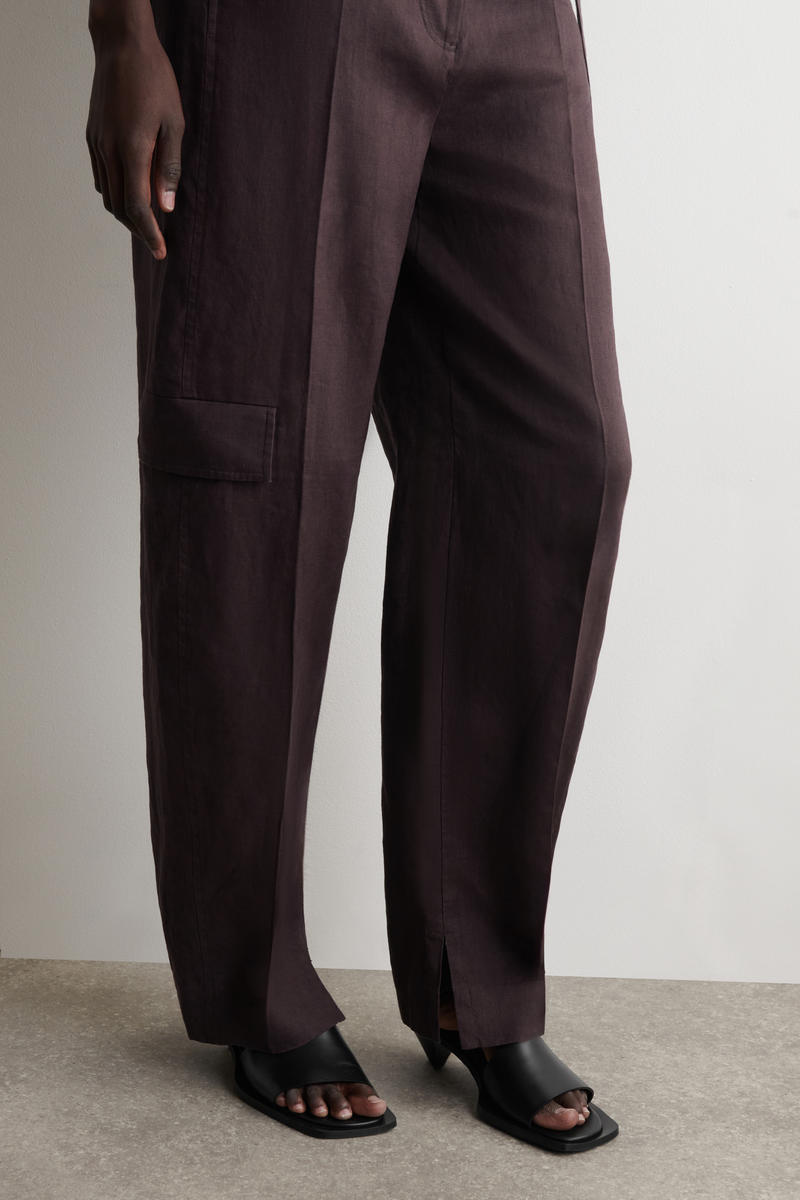 COS ベルト付きリネンバレルレッグパンツ