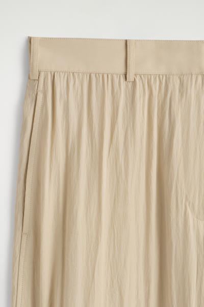 COS シワ加工シルク ストレートレッグパンツ