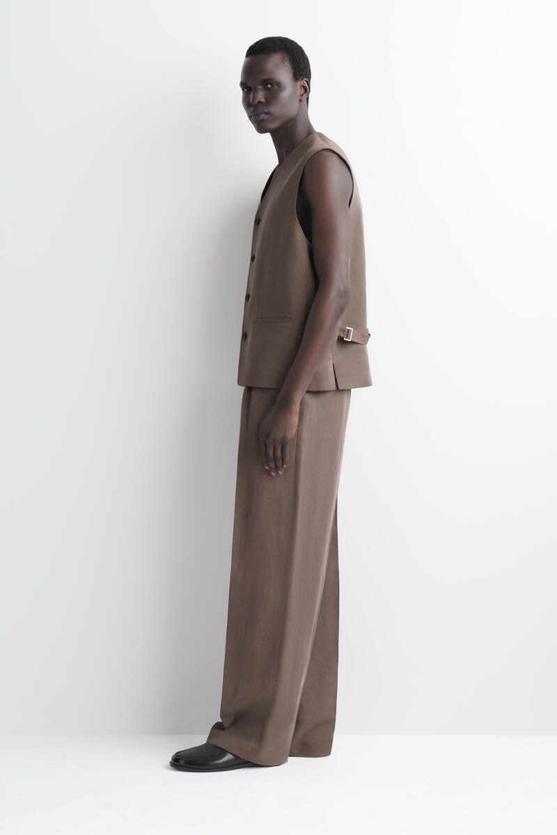 COS リネンブレンド ベスト