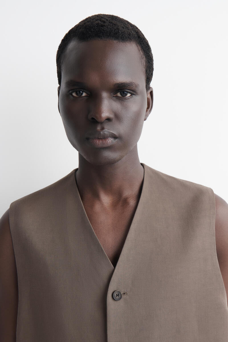 COS リネンブレンド ベスト