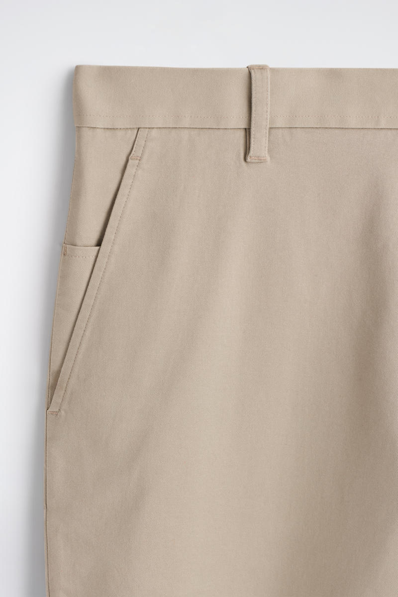 COS コットン ストレートレッグチノパンツ