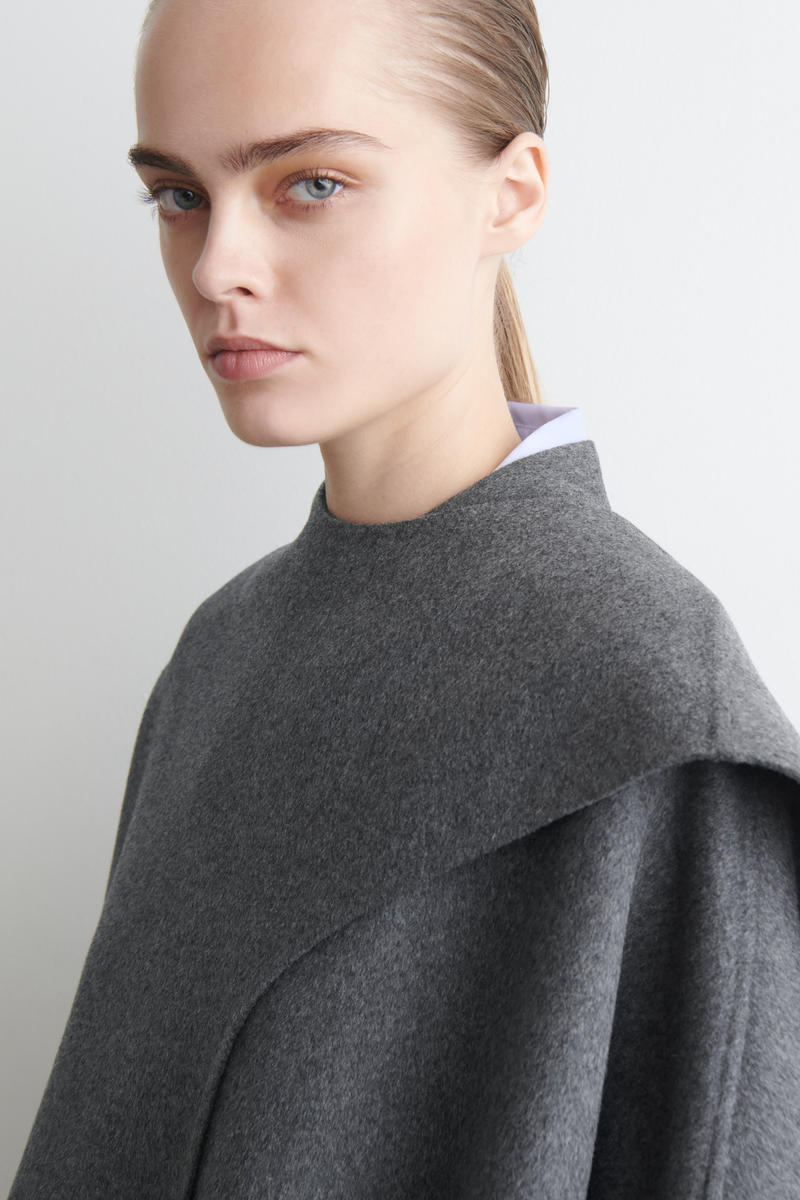 DOUBLE-FACED MERINO WOOL SCARF CAPE ダブルフェイスメリノウール