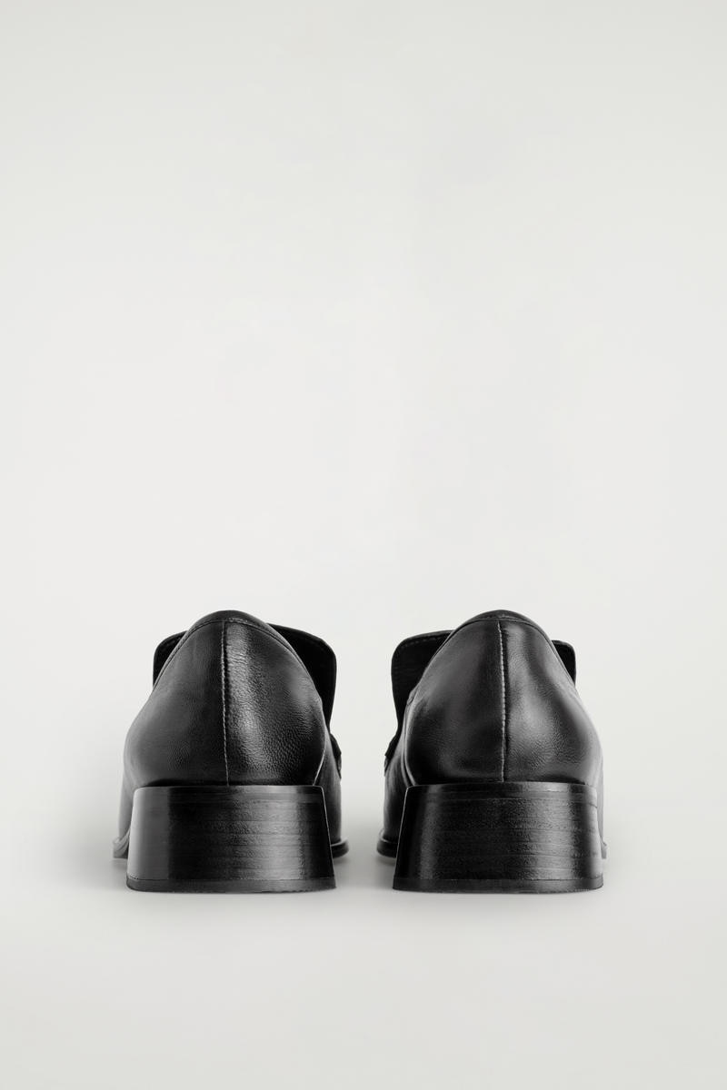 COS スクエアトゥ  ヒールローファー レザー素材