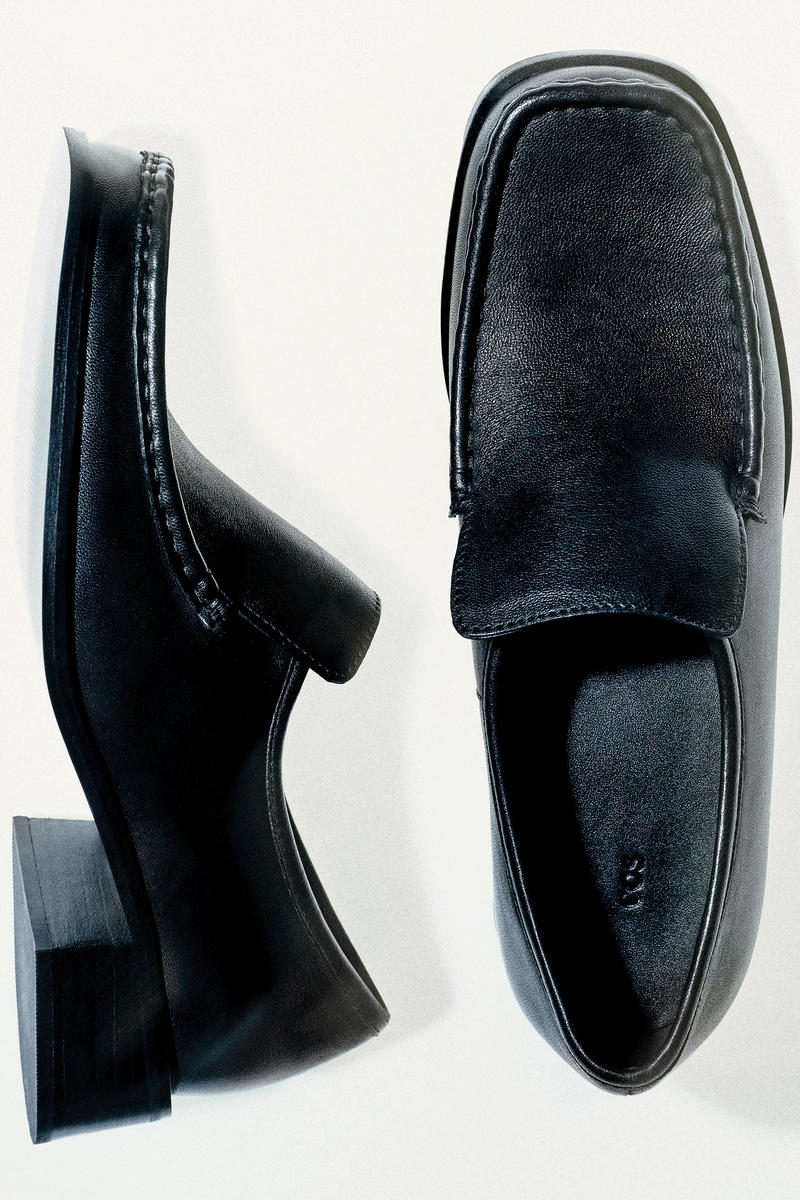 COS スクエアトゥ  ヒールローファー レザー素材