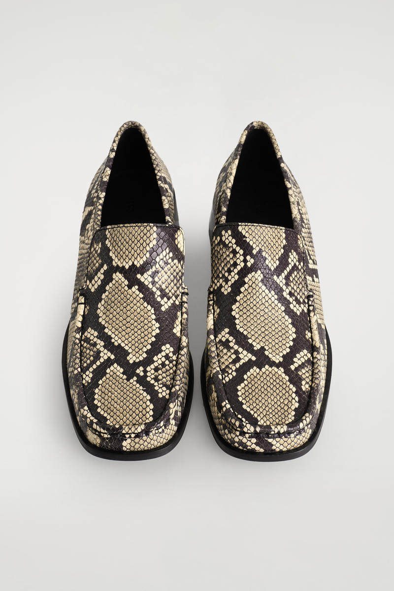 COS スクエアトゥ  ヒールローファー レザー素材