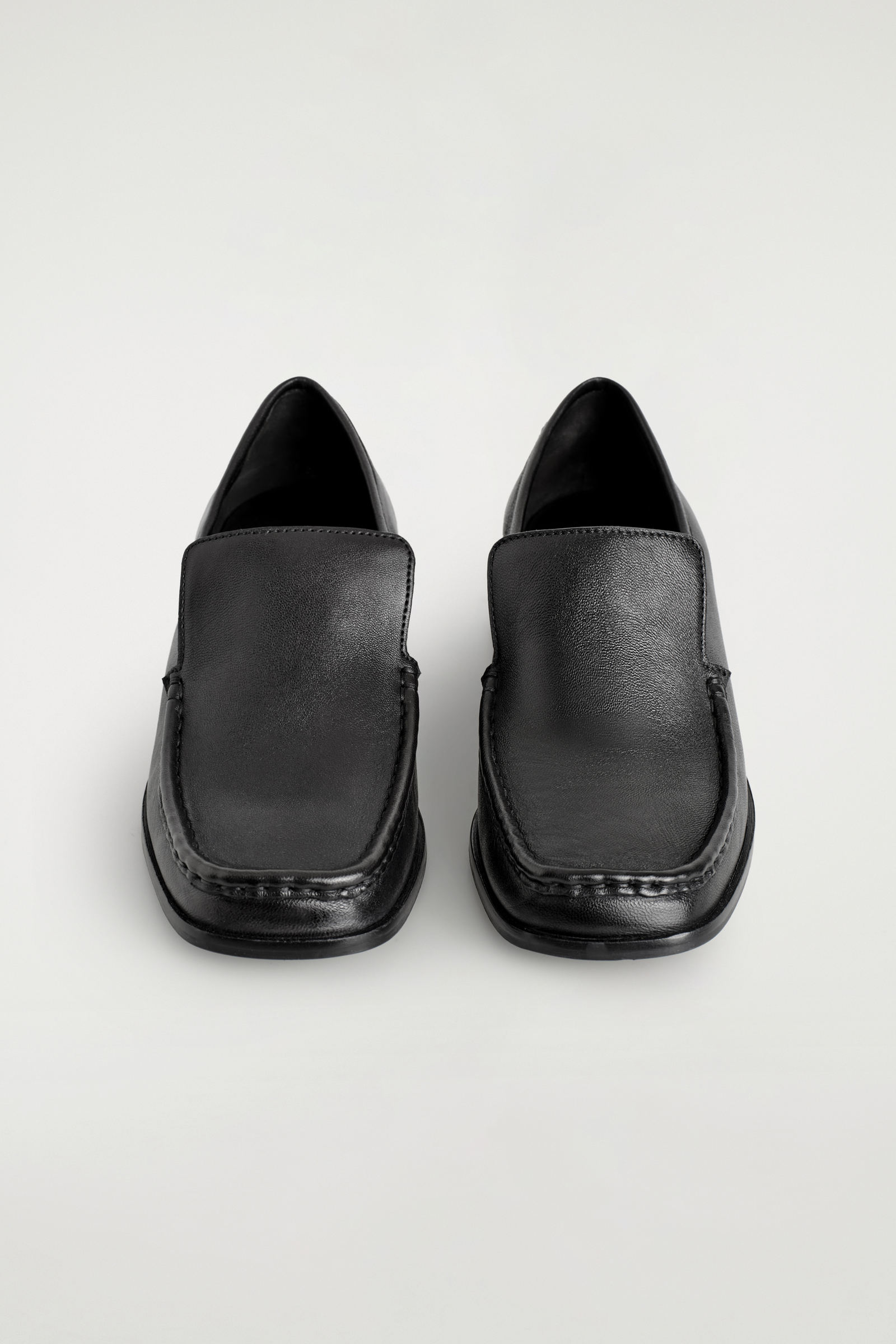 SQUARE-TOE LEATHER HEELED LOAFERS スクエアトゥ ヒールローファー