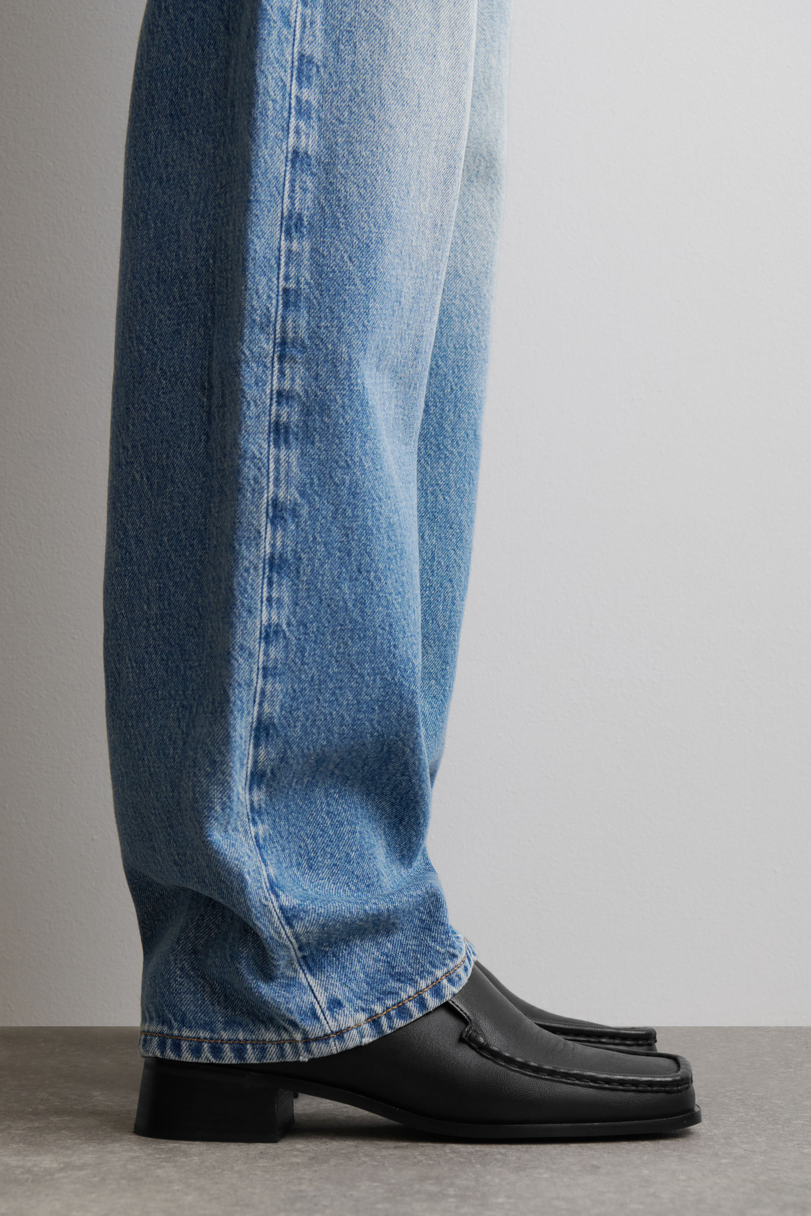 SQUARE-TOE LEATHER HEELED LOAFERS スクエアトゥ ヒールローファー