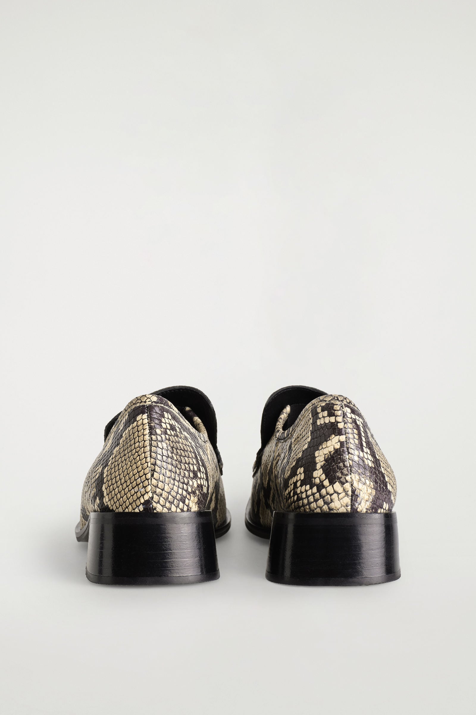 SQUARE-TOE LEATHER HEELED LOAFERS スクエアトゥ ヒールローファー 