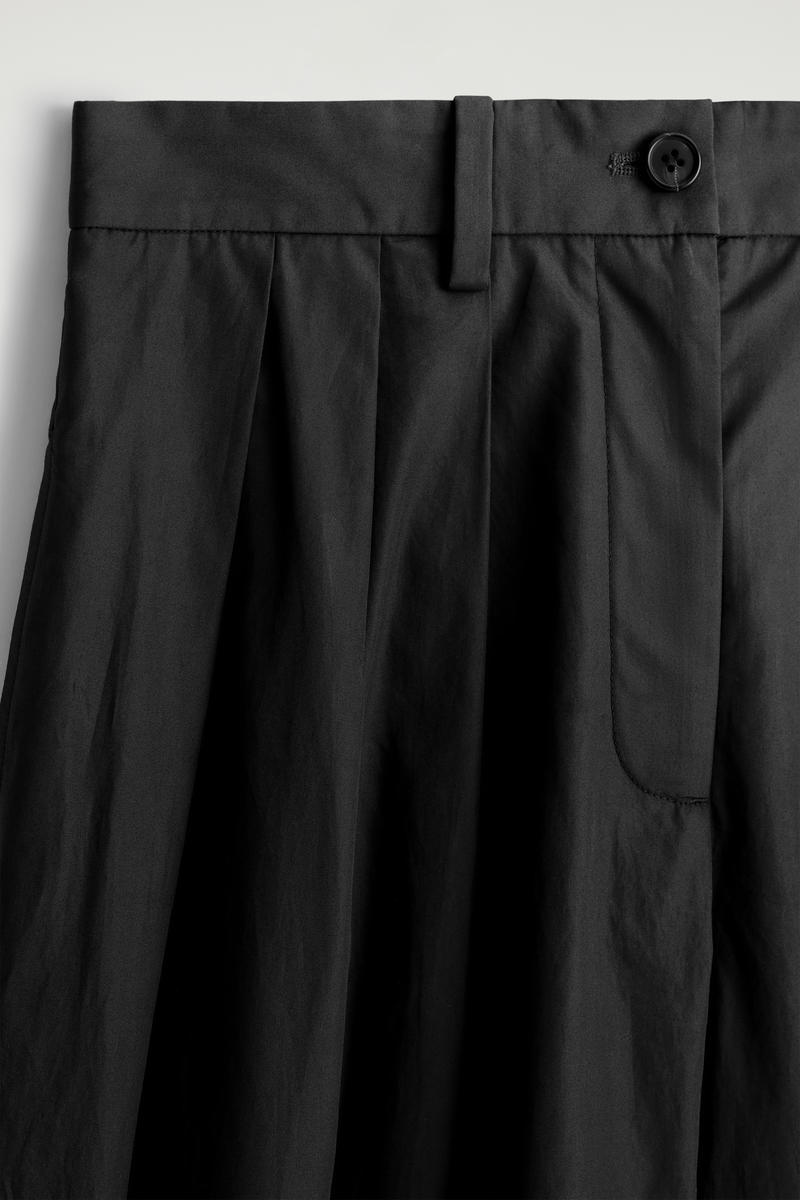 COS プリーツ入り コットンキュロット