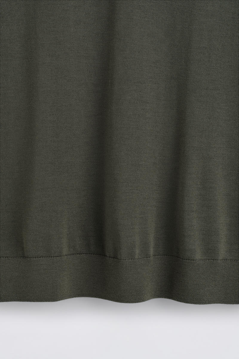 COS メリノウール オープンカラー  スリムポロシャツ