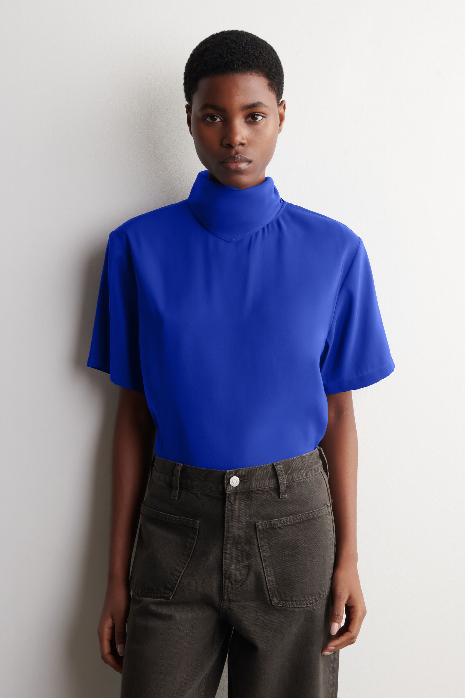 DRAPED SCARF-DETAIL TOP スカーフディテールのドレープトップ