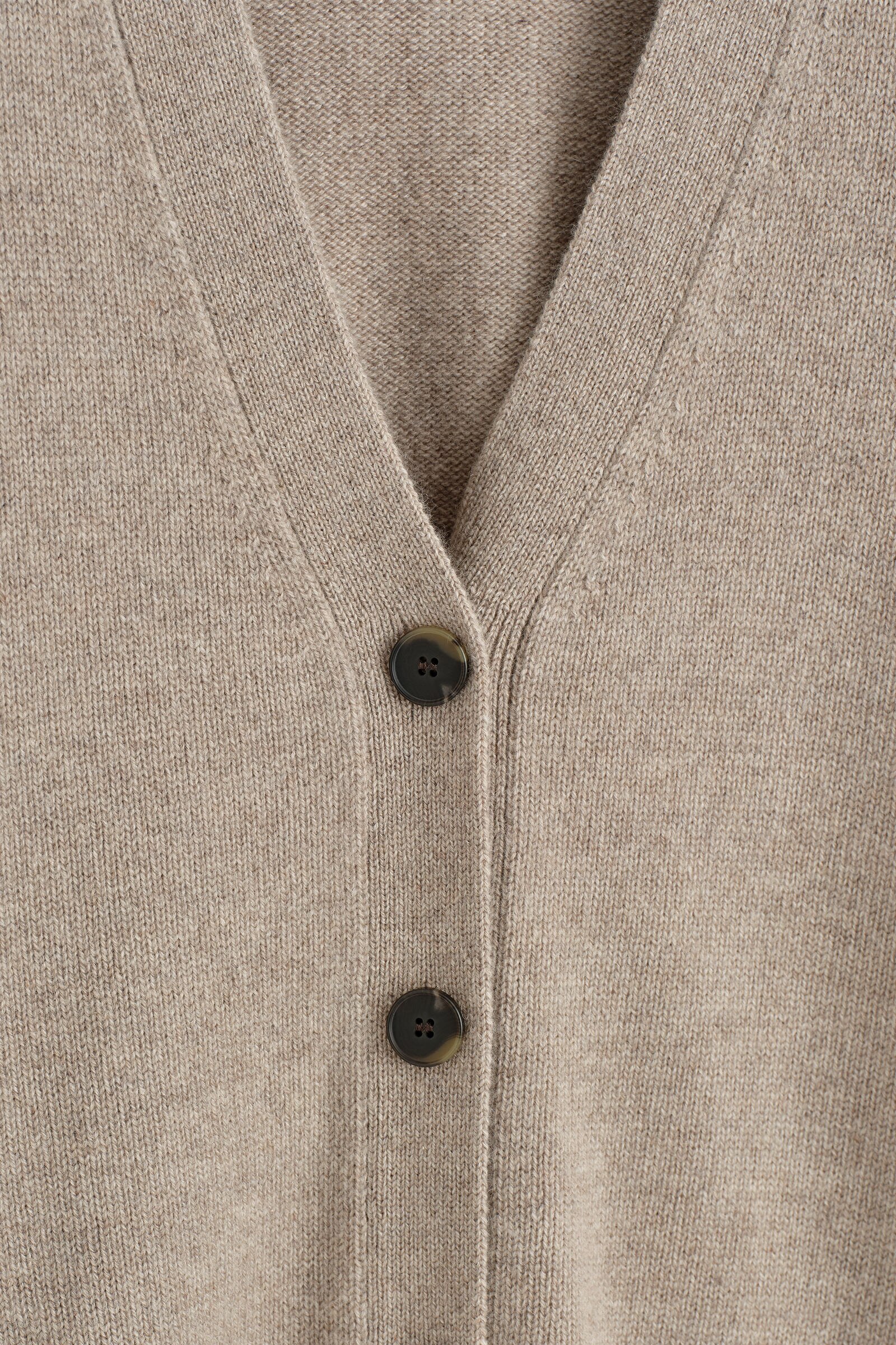 CASHMERE V-NECK CARDIGAN カシミアVネックカーディガン ベージュ｜COS