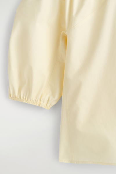 COS ギャザード パフスリーブブラウス