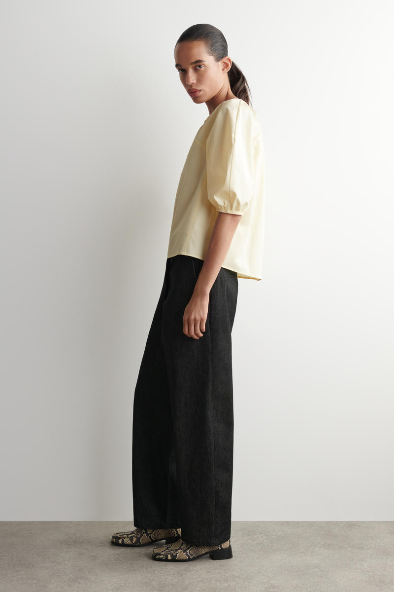 COS ギャザード パフスリーブブラウス