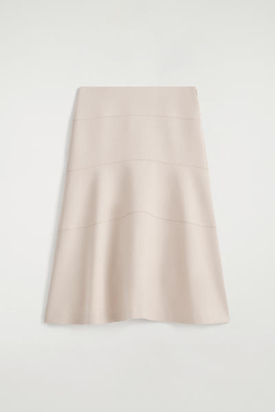 COS カーブしたAラインミディスカート