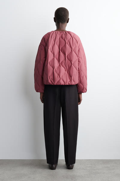 COS ギャザー入り キルティングダウンジャケット