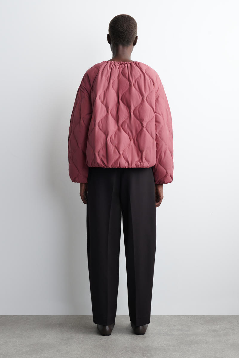 COS ギャザー入り キルティングダウンジャケット