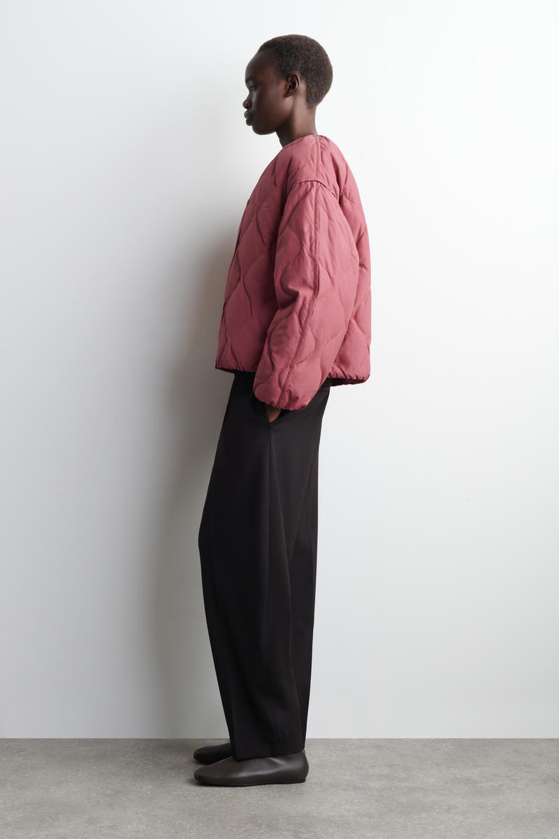 COS ギャザー入り キルティングダウンジャケット