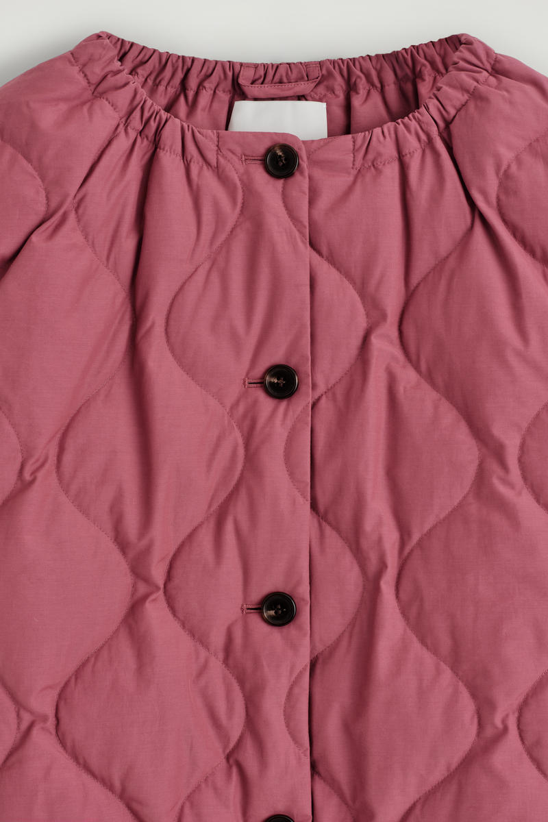 COS ギャザー入り キルティングダウンジャケット