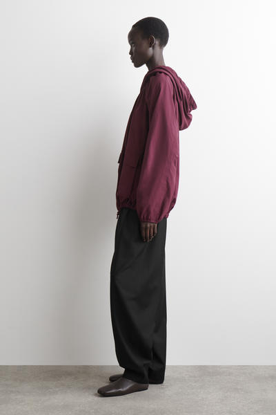 COS テクニカルフード付きパーカージャケット