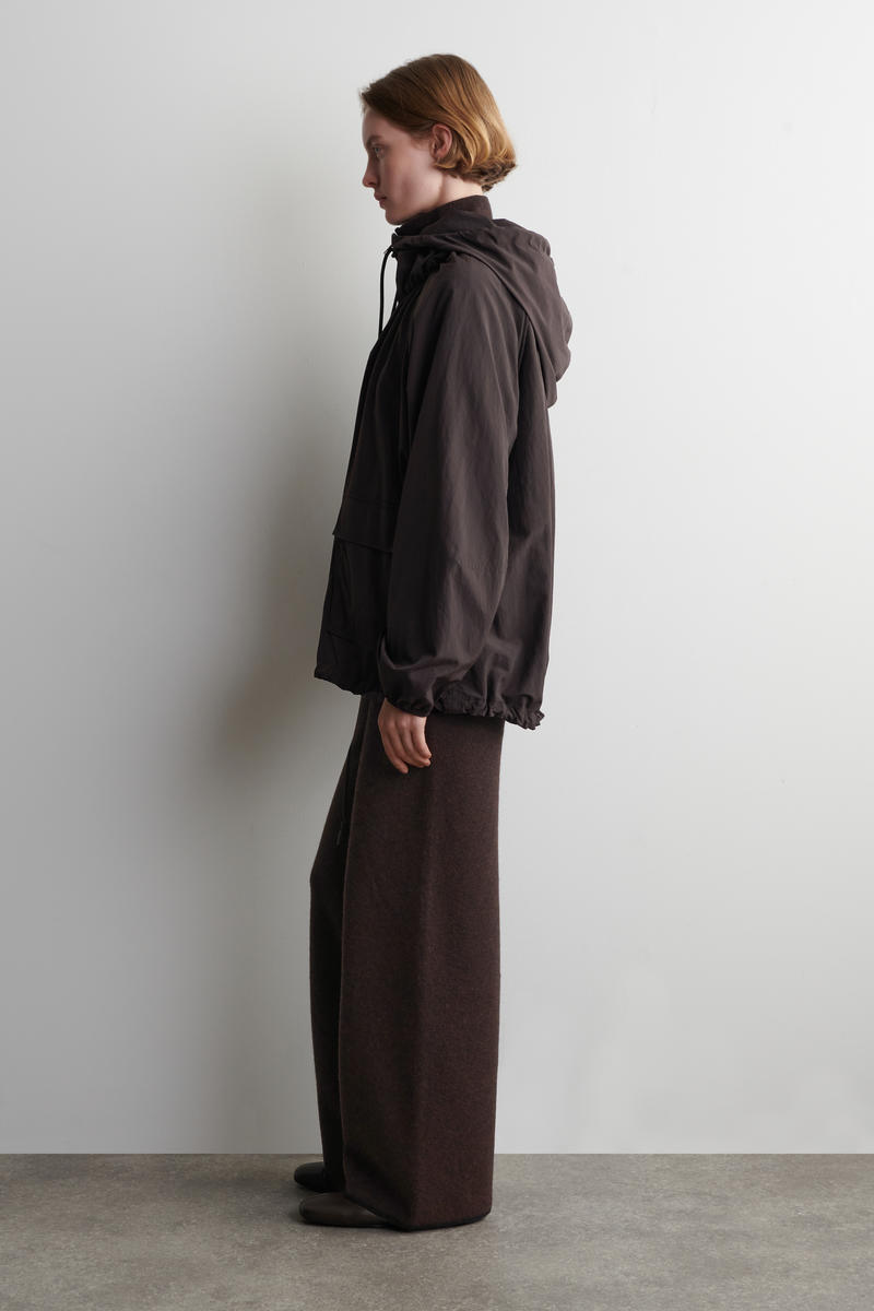 COS テクニカルフード付きパーカージャケット