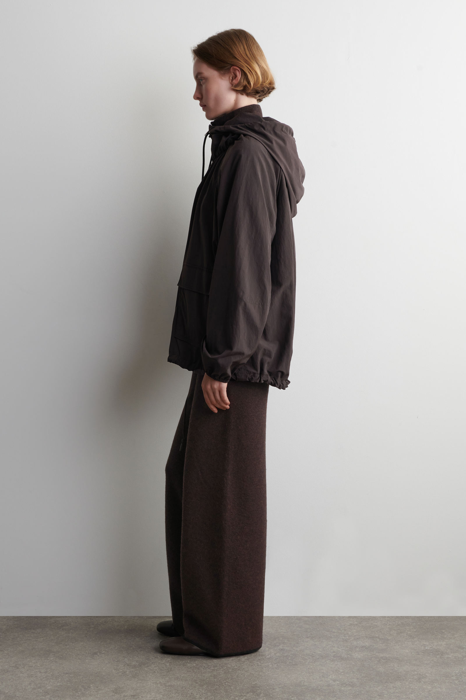 COS オーバーサイズ テクニカル フード付きパーカージャケット TECHNICAL HOODED PARKA JACKET オーバーサイズ テクニカルパーカー