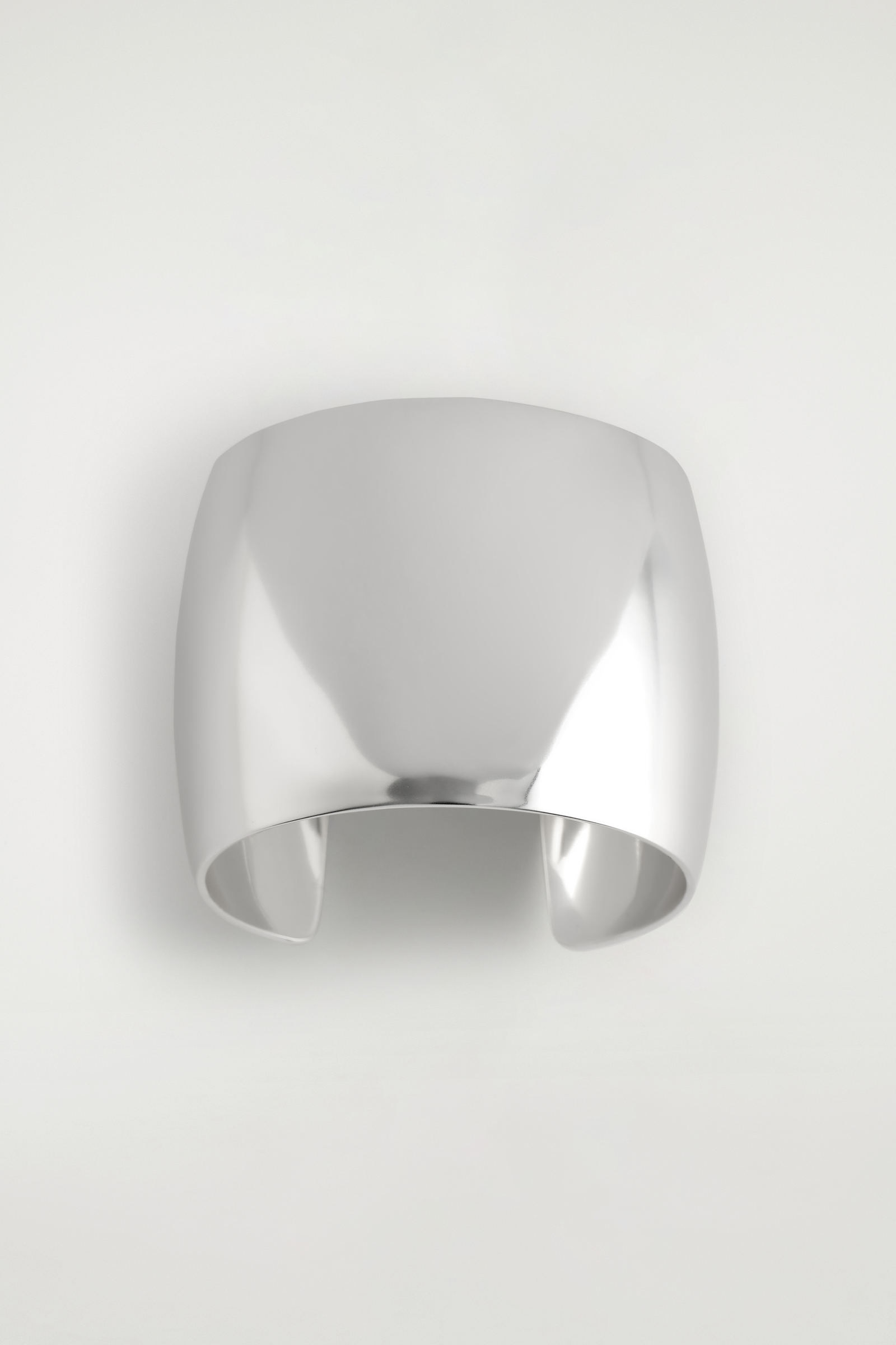 WIDE CUFF ワイドカフ シルバー｜COS コス 公式オンラインストア