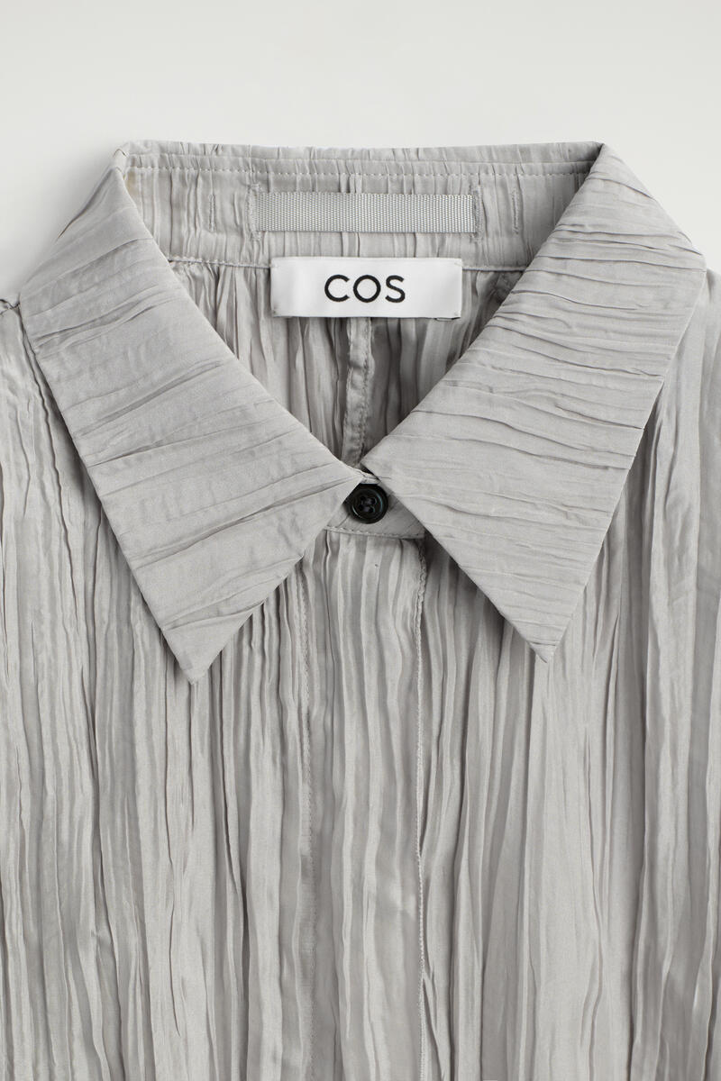 COS ラウンドシルエット テクスチャードシルクシャツ