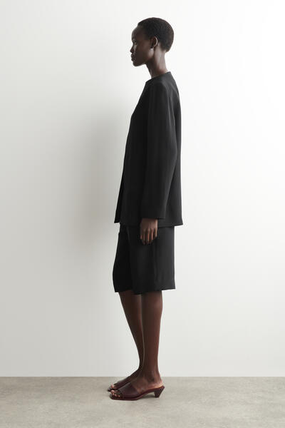 COS テーラードシルクトップ