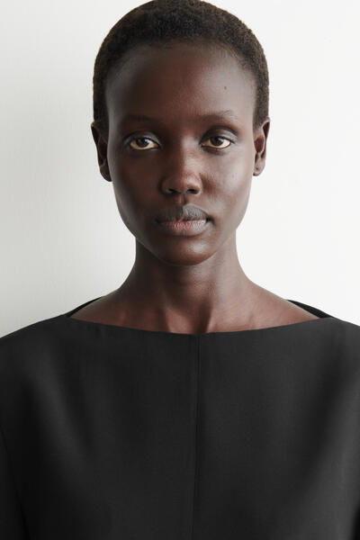 COS テーラードシルクトップ