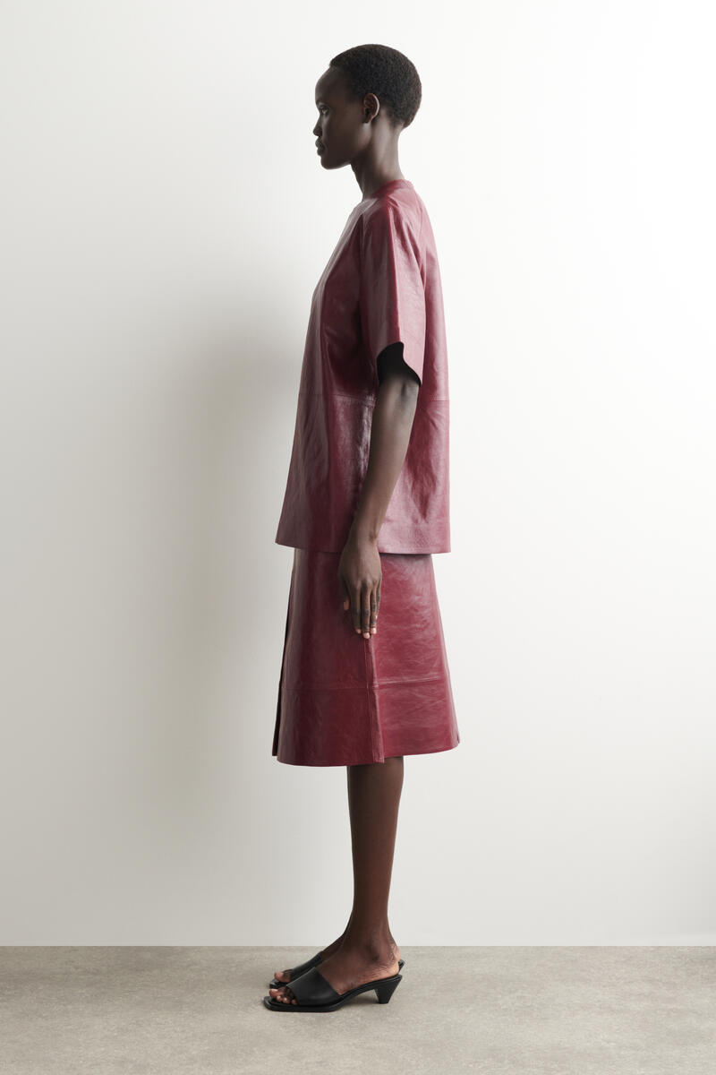 COS パネル切替 テクスチャードレザーTシャツ