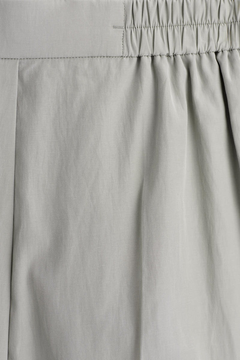 COS ドロップクロッチ テーラードショーツ