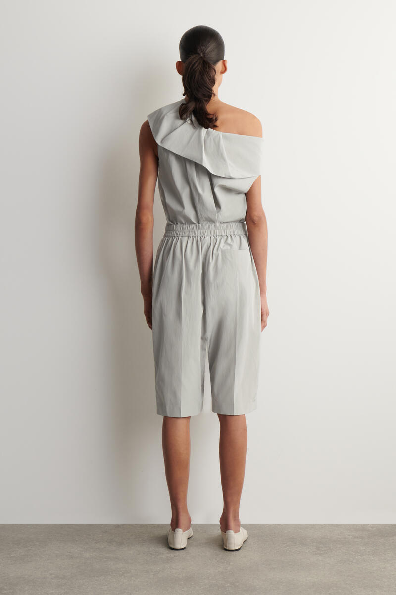 COS ドロップクロッチ テーラードショーツ