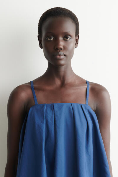 COS レイヤードバンドドゥ ミディワンピース