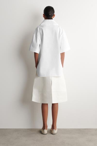 COS プリーツ入り テクスチャードレザー ミディスカート