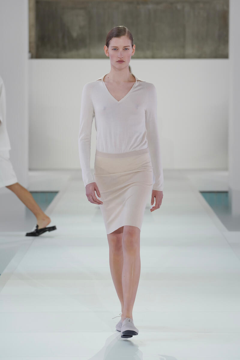 COS シアーニット シルクカシミヤボディスーツ