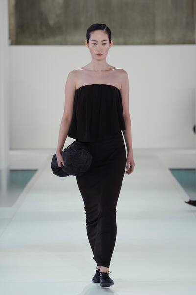 COS シアーニット レイヤードバンドゥマキシドレス