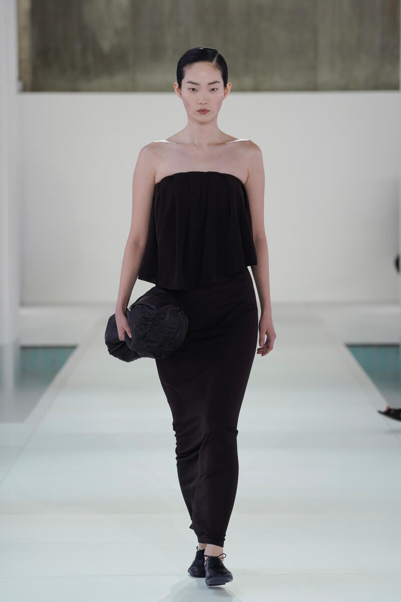 COS シアーニット レイヤードバンドゥマキシドレス