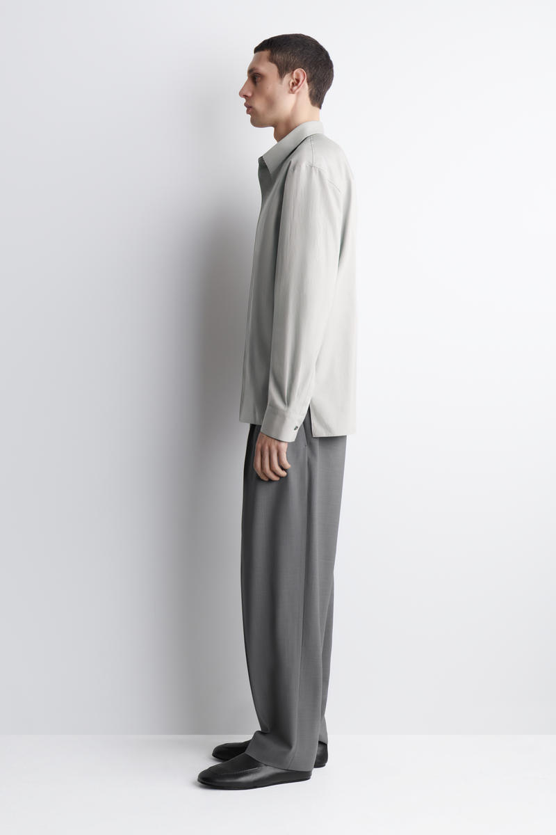 COS テーラードコットンシャツ