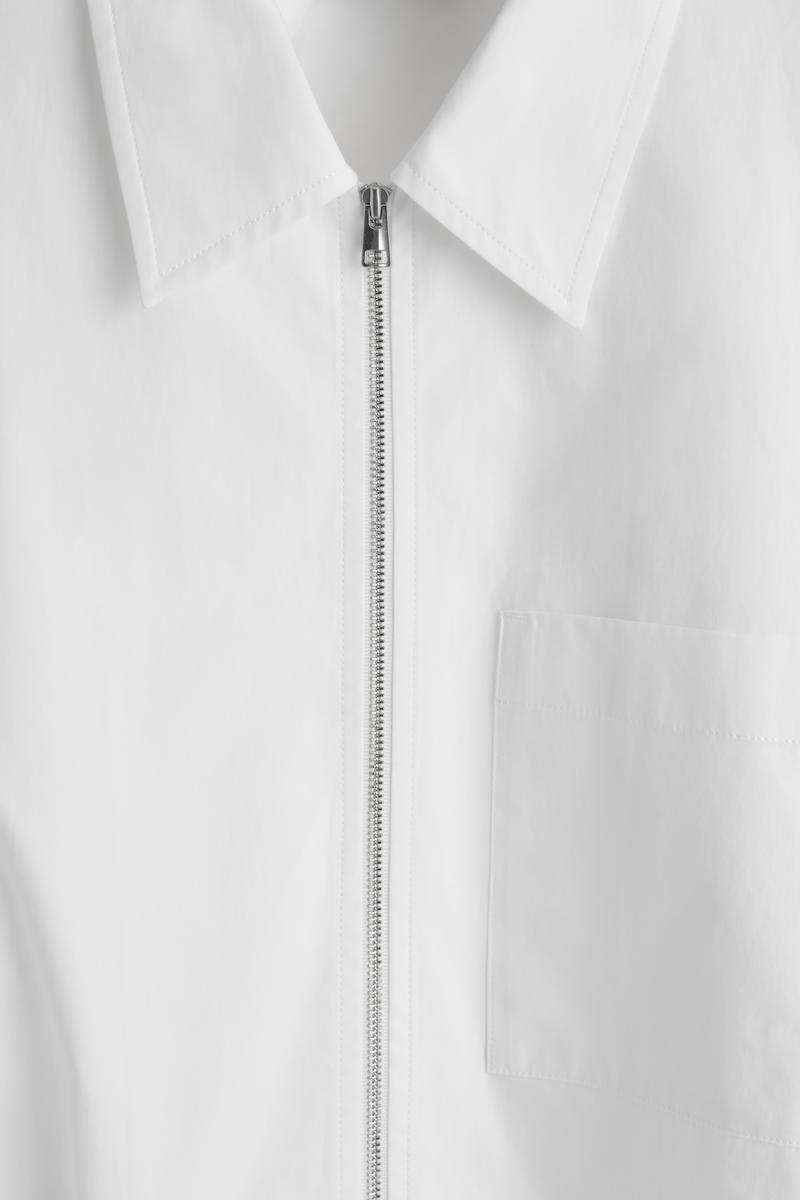 COS コットンポプリン ジップアップシャツ