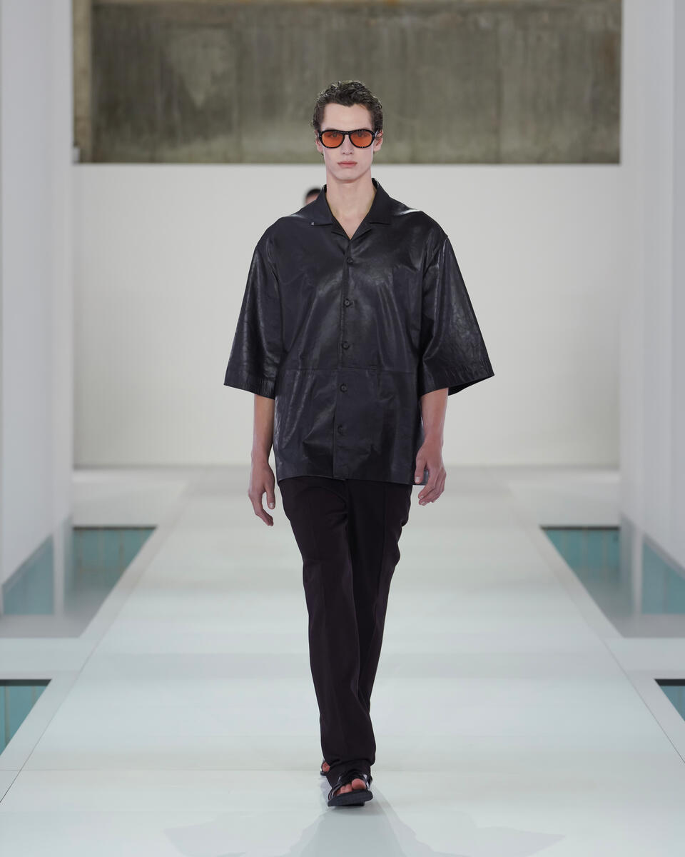 COS フルイドウール スリムフィットパンツ