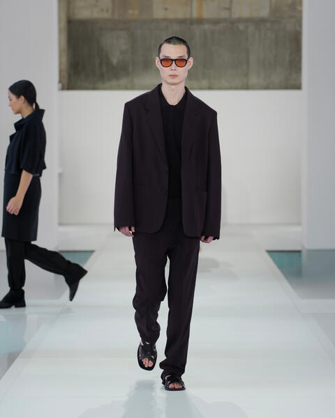 COS フルイドウールブレザー