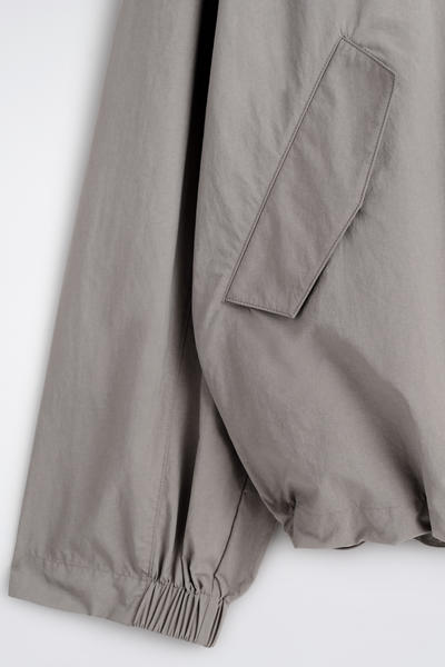 COS テクニカルナイロン スポーツジャケット