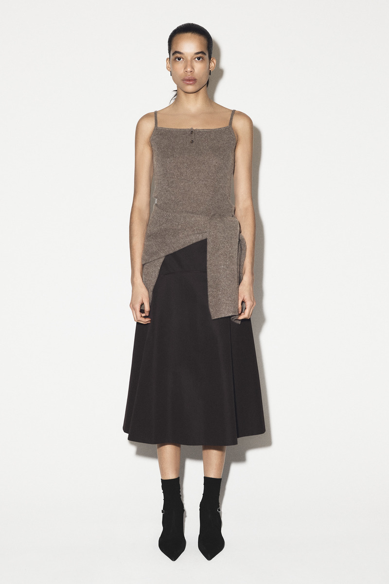 COS カシミヤタンクトップ