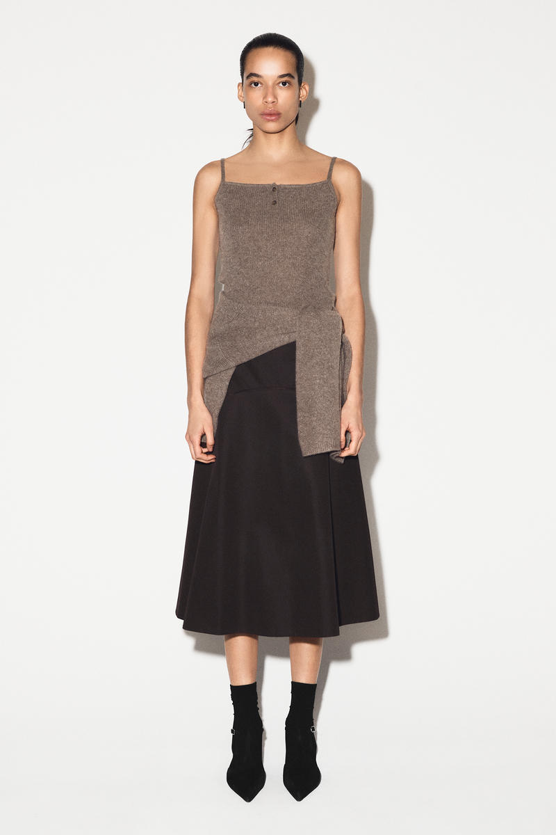 COS カシミヤタンクトップ