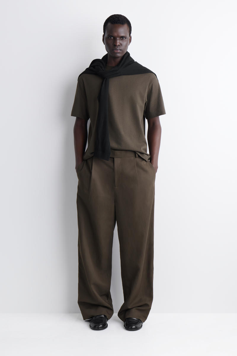 COS リラックス　コットンリネンTシャツ