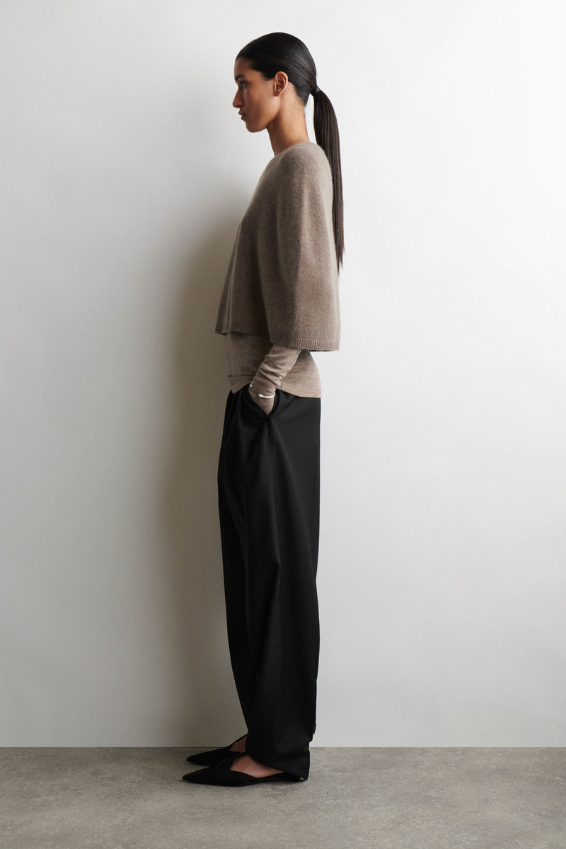 COS カシミヤケープ